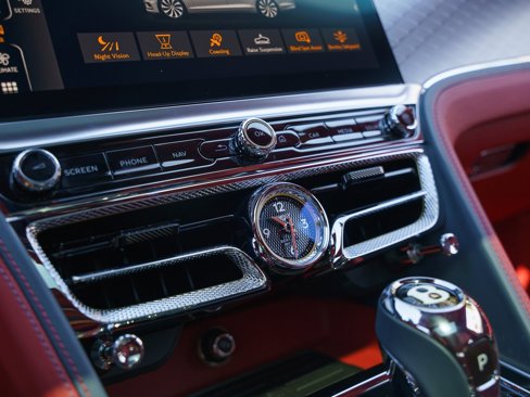 Used 2024 Bentley Flying Spur V8 image 8