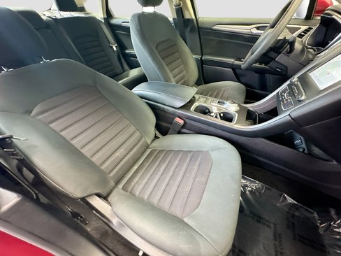 Used 2017 Ford Fusion SE w/ Fusion SE Technology Package image 15