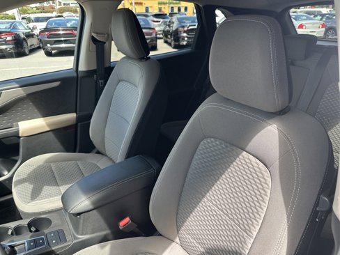 Used 2020 Ford Escape SE image 20