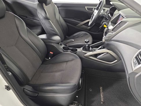 Used 2013 Hyundai Veloster w/ Style Pkg image 26
