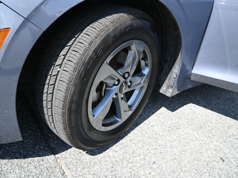 Used 2022 Kia K5 LXS image 19