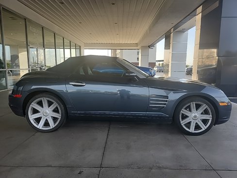 Used 2006 Chrysler Crossfire Limited image 2