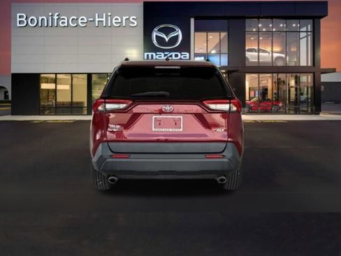 Used 2020 Toyota RAV4 XLE image 5