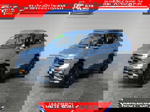 Used 2023 Volkswagen Tiguan SE image 1