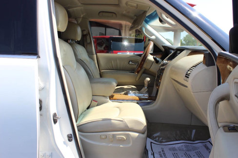 Used 2011 INFINITI QX56 4WD w/ Theater Pkg image 10