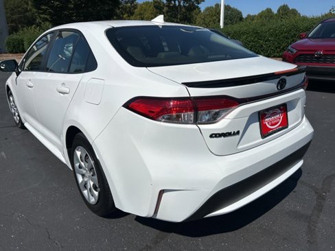 Used 2022 Toyota Corolla LE image 7