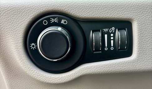 Used 2017 Chrysler Pacifica LX image 31