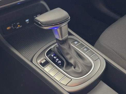 Used 2025 Hyundai Kona SEL image 29