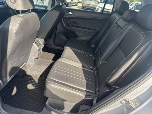 Used 2022 Volkswagen Tiguan SE image 21
