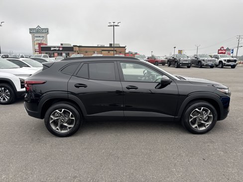 New 2025 Chevrolet Trax LT w/ LT Convenience Package image 5