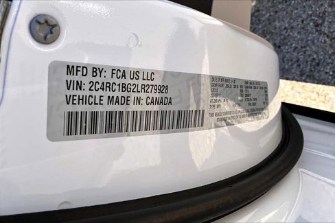 Used 2020 Chrysler Pacifica Touring-L image 28