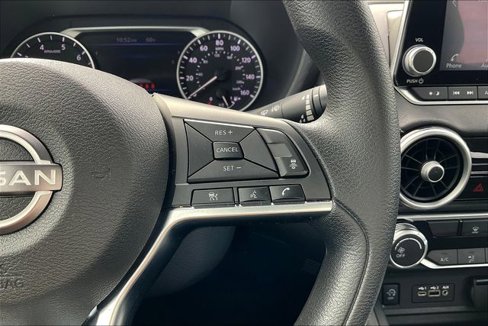 Used 2024 Nissan Sentra SV image 17