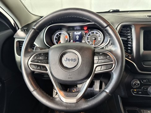 Used 2019 Jeep Cherokee Latitude Plus image 16