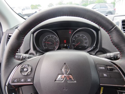Used 2024 Mitsubishi Outlander Sport LE image 16
