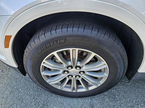 Used 2018 Cadillac XT5 Luxury w/ Driver Awareness Package image 19