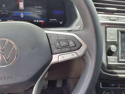Used 2022 Volkswagen Tiguan S image 12