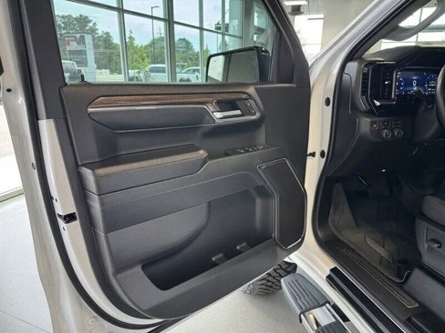 Used 2024 Chevrolet Silverado 1500 LT image 17