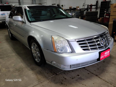 Used 2009 Cadillac DTS w/ Sun And Sound Package image 1