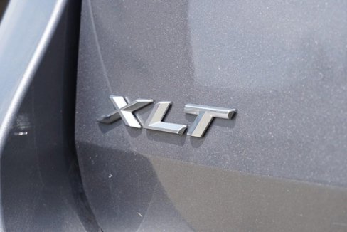Used 2021 Ford Explorer XLT image 18