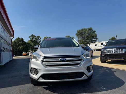 Used 2018 Ford Escape Titanium w/ Ford Safe & Smart Package image 11
