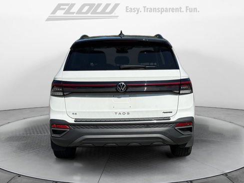 Used 2025 Volkswagen Taos SE image 6