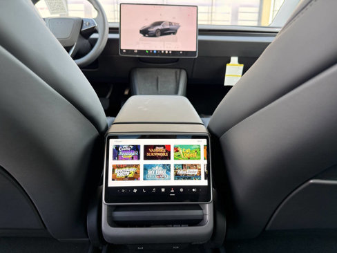 Used 2025 Tesla Model 3 Long Range image 24