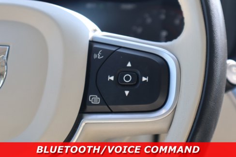 Used 2020 Volvo XC60 T5 Momentum image 16