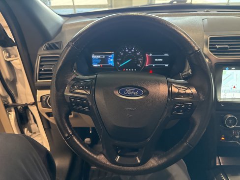 Used 2018 Ford Explorer XLT w/ Equipment Group 202A image 31