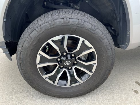 Used 2020 Toyota Tacoma TRD Sport image 13