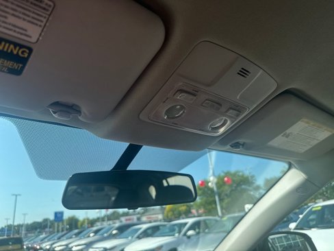 Used 2015 Toyota RAV4 LE image 29