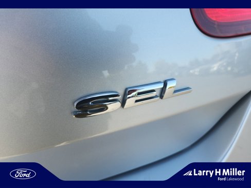 Used 2010 Ford Taurus SEL image 23
