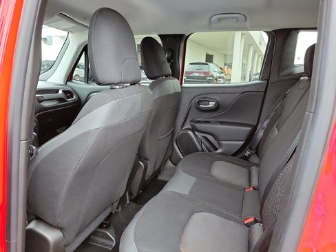 Used 2023 Jeep Renegade Latitude image 9