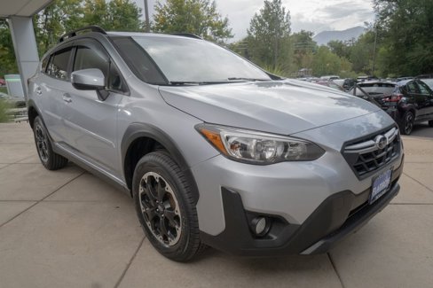Used 2021 Subaru Crosstrek 2.0i Premium w/ Moonroof Package image 2