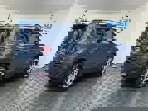 Used 2020 Jeep Renegade Latitude w/ Popular Equipment Group image 4