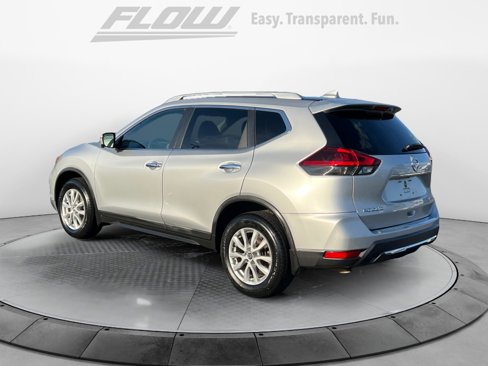 Used 2018 Nissan Rogue SV w/ Premium Package image 6