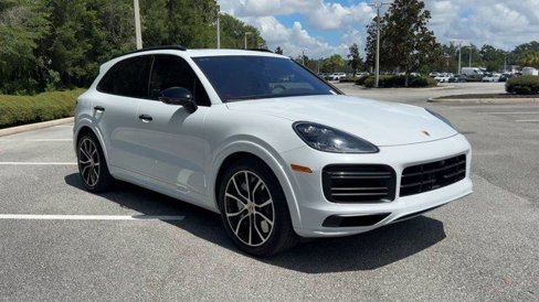 Used 2019 Porsche Cayenne Turbo image 2