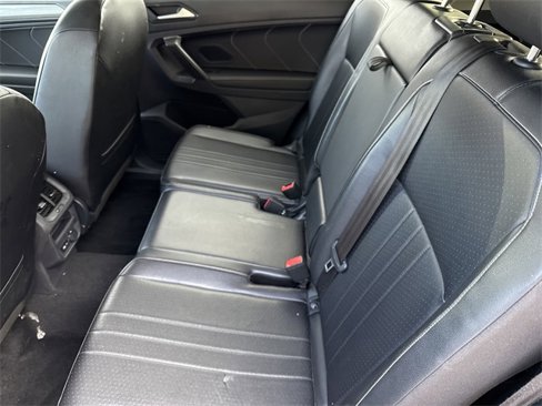 Used 2022 Volkswagen Tiguan SE image 11