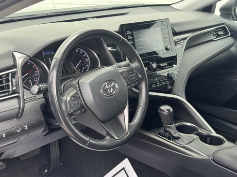 Used 2021 Toyota Camry SE image 13