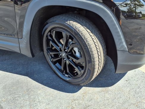 Used 2021 GMC Terrain SLE w/ Elevation Edition image 34