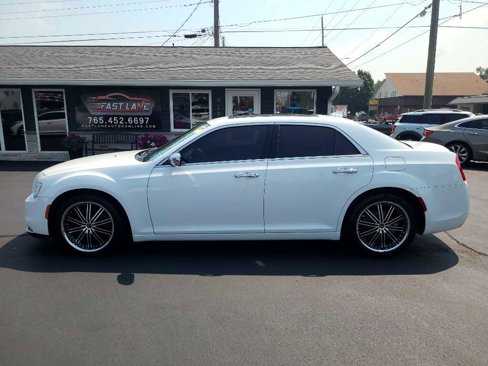 Used 2020 Chrysler 300 Limited image 2