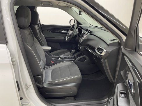 Used 2022 Chevrolet TrailBlazer LT w/ LPO, Blackout Package image 9
