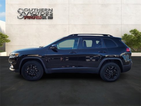 Used 2023 Jeep Cherokee Altitude Lux image 2