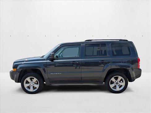 Used 2016 Jeep Patriot Latitude image 9