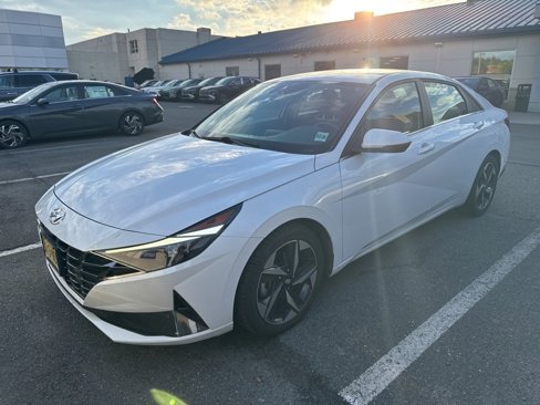 Used 2021 Hyundai Elantra SEL w/ Convenience + Premium Package image 2