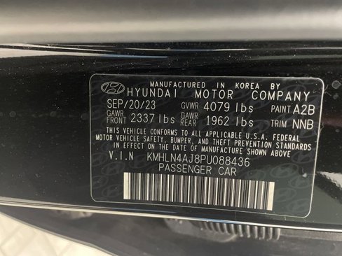 Used 2023 Hyundai Elantra Limited w/ Winter Weather Package image 37