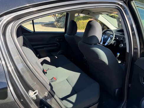 Used 2016 Toyota Prius C One image 9