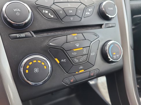 Used 2018 Ford Fusion SE image 22