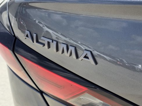Used 2024 Nissan Altima 2.5 SV image 9