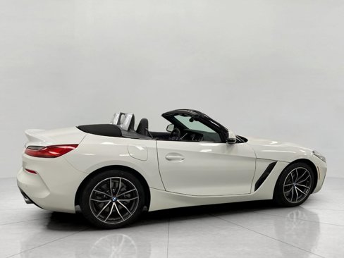 Certified 2022 BMW Z4 sDrive30i w/ Convenience Package image 3