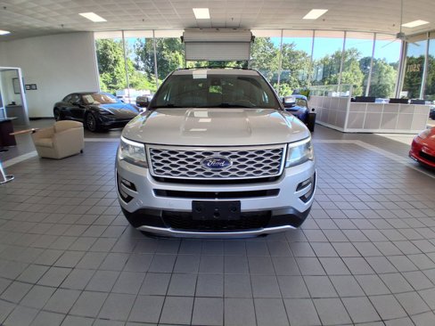 Used 2016 Ford Explorer Platinum image 8